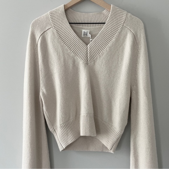 NWT Helsa Talena V Neck Sweater Medium - Picture 6 of 9